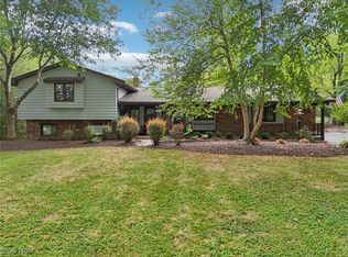 13932 Fox Hollow Dr, Novelty, OH 44072