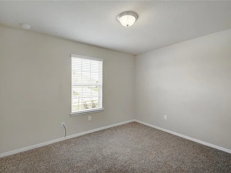 5817 Roderick Dr — Photo 22