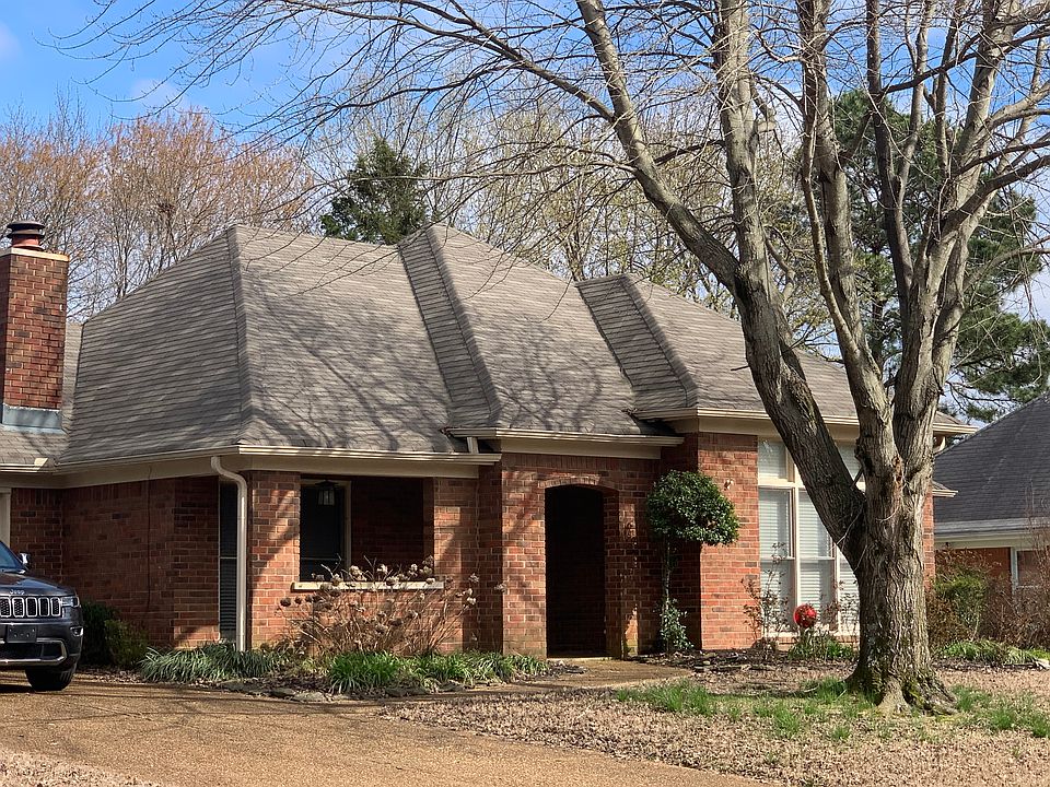 1st image of 744 Grovewood Dr
