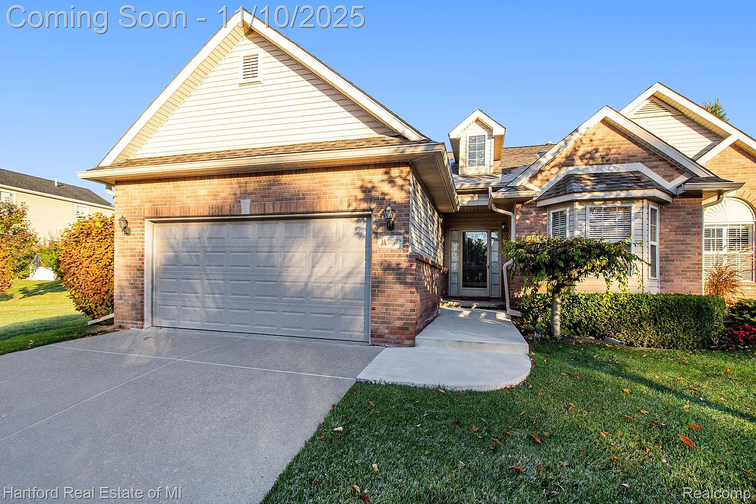 59572 Twin Pines Dr photo 1