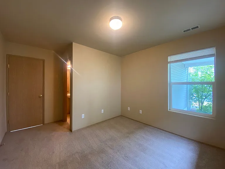 21367 SE 299th Way — Photo 9