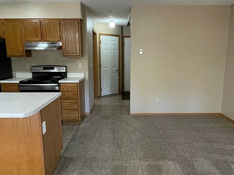1801 Red Dale Dr — Photo 5