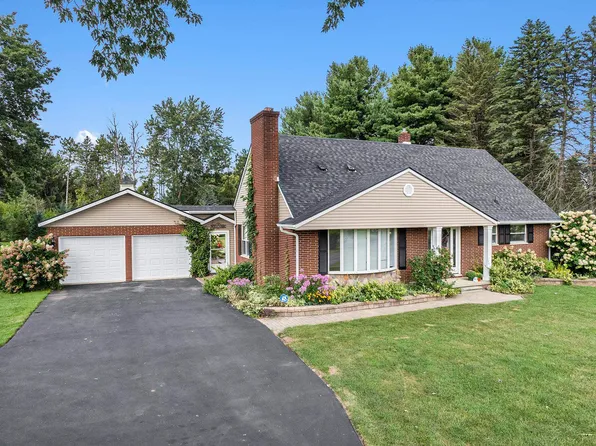 5056 W Farrand Rd, Clio, MI 48420