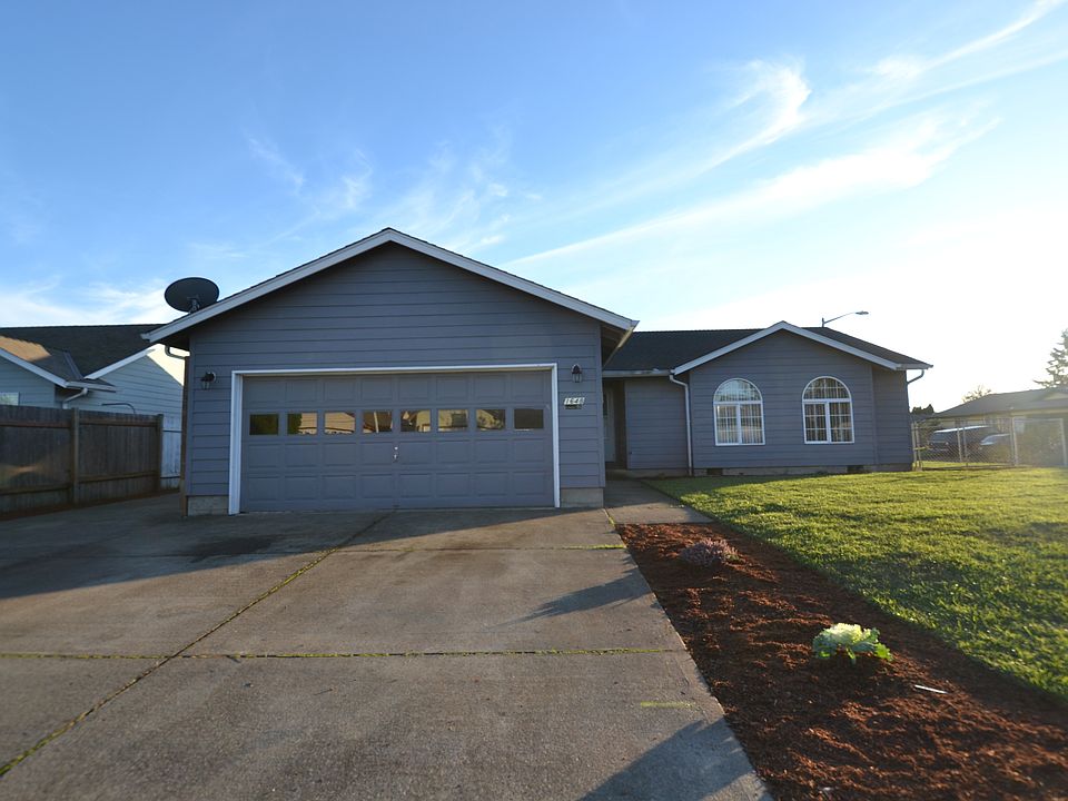 1648 Mahogany Ct NE