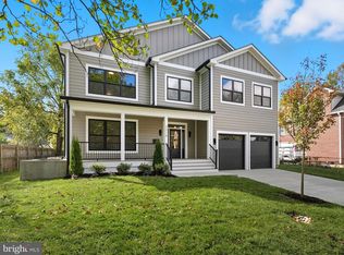 3218 Blundell Rd, Falls Church, VA 22042