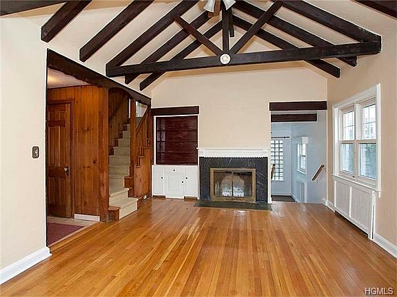 2nd image of 51 Laurel Pl