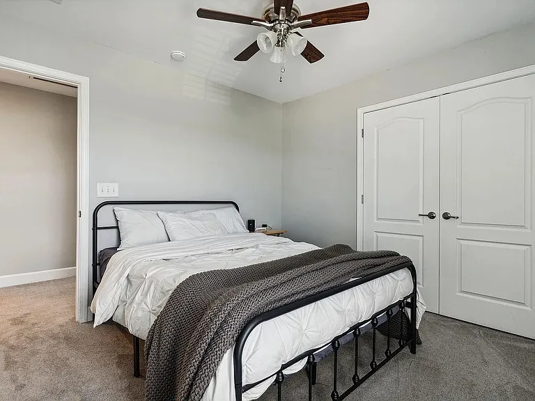 221 Berwick Dr — Photo 10