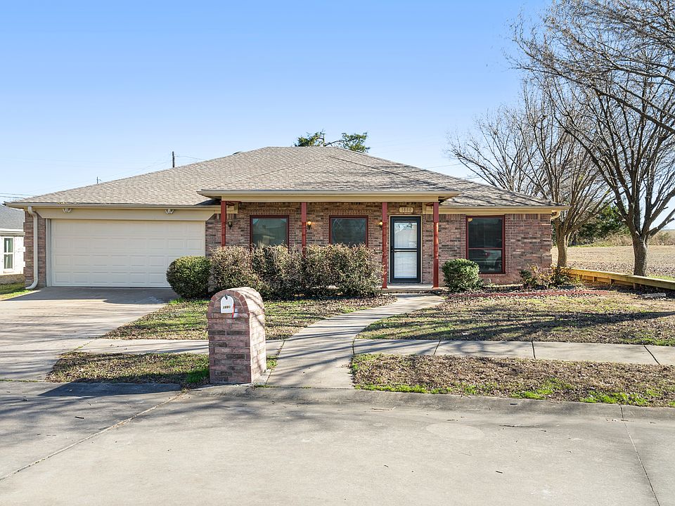 1st image of 1880 Woodbridge Dr