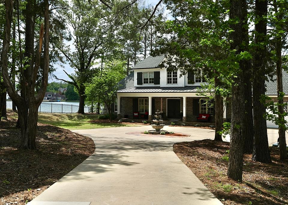 1st image of 705 Davis Point