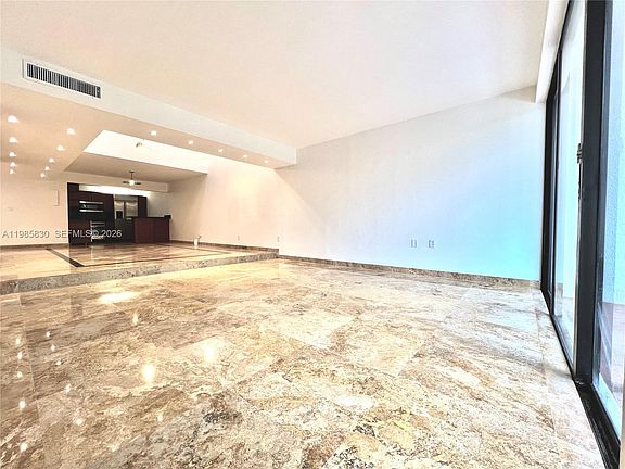 4th image of 245 Poinciana Dr #505