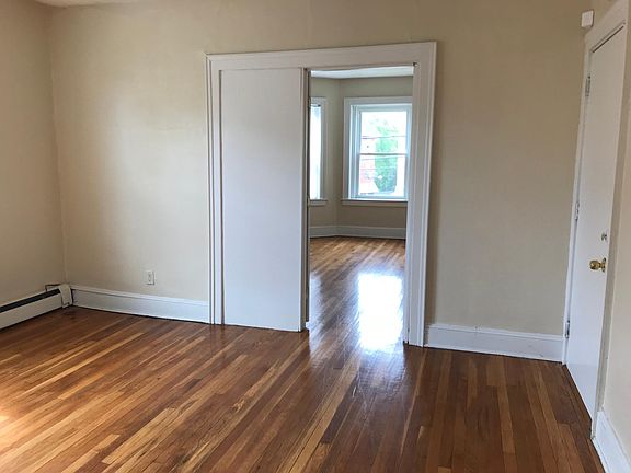 5th image of 637 W Main St APT 1E