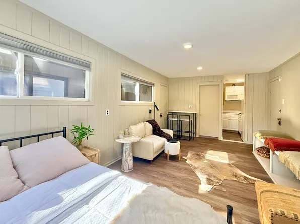 218 Four Brooks Rd, Stamford, CT 06903