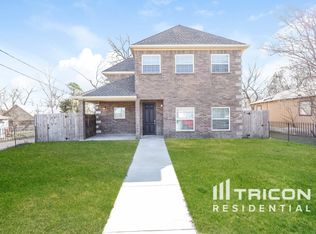 301 Mineral Wells St, Terrell, TX 75160