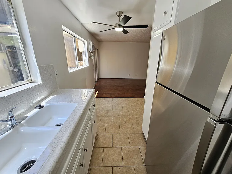 1202 N Fuller Ave #7 — Photo 9
