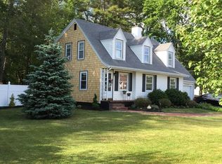 473 Plymouth St, Halifax, MA 02338