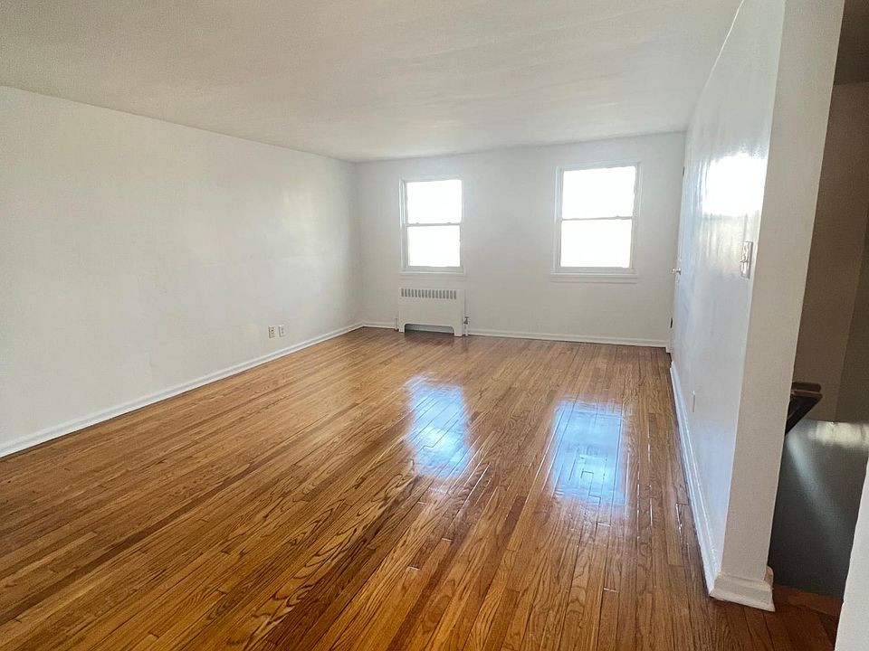 1st image of 441 Lawn Ave #14