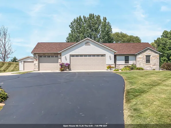 206 Donovan Cir, Rosendale, WI 54974