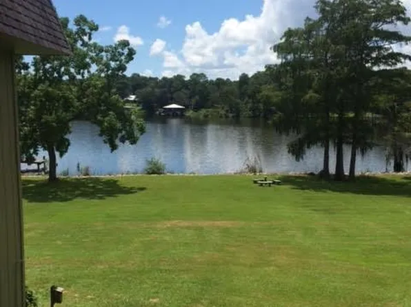 228 Riverbend Dr, Mobile, AL 36605