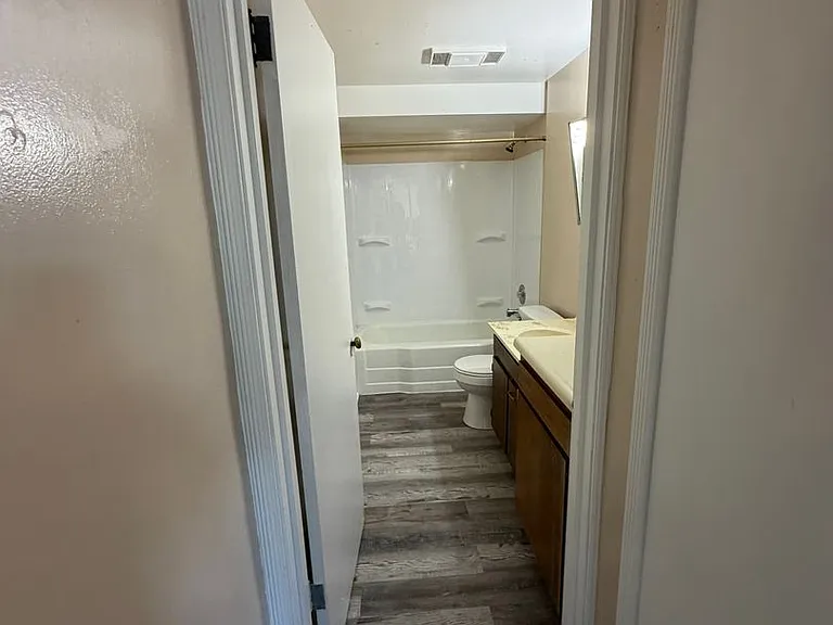 90 Blymyer Ave — Photo 3