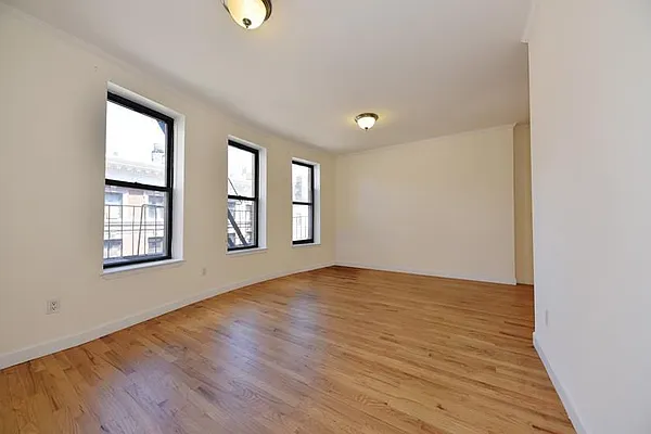 Rented by Buchbinder & Warren | media 36