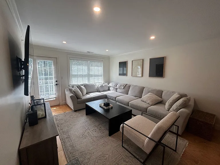 165 Cambridge Rd #3 — Photo 6