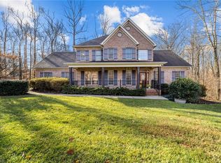 8403 Creeks Edge Ct, Oak Ridge, NC 27310