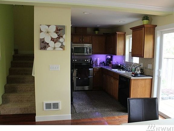 4th image of 3149 Festival Ave E