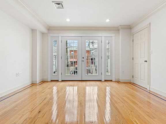 5th image of 317 11th St APT 2