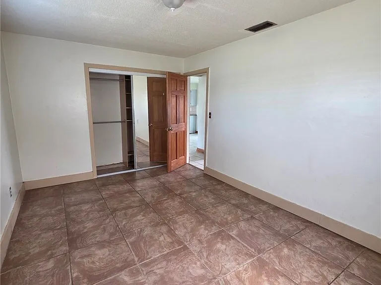 1507 Markdale St E — Photo 7