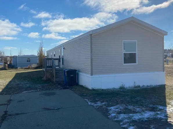 889 Cal Dr, Dickinson, ND 58601