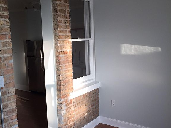 4th image of 3542 N Lowell Ave