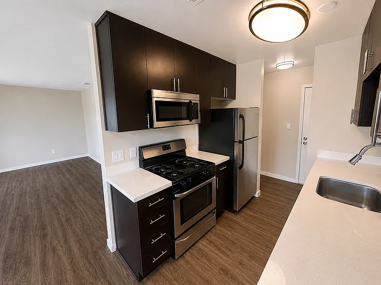 Riverbend Apartments — Photo 44