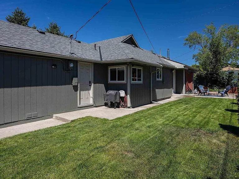 4804 N Walnut St #A — Photo 17
