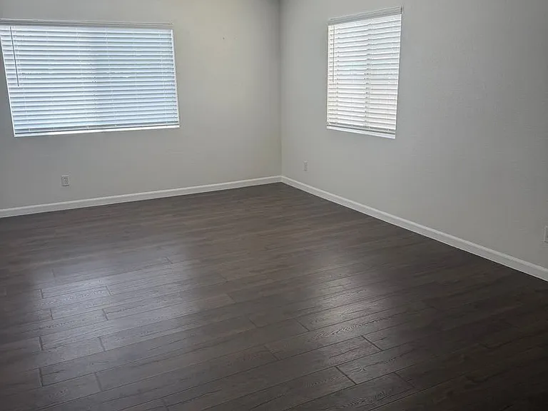 1102 Desert Oak Pl — Photo 3