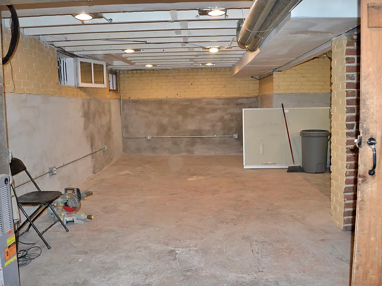 1009 E 5th Ave — Photo 15