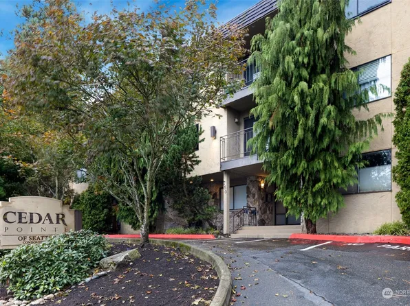 750 N 143rd Street #210, Seattle, WA 98133