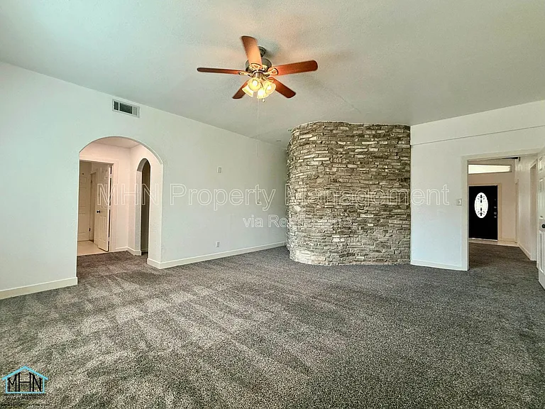 100 Bluet Ln — Photo 17