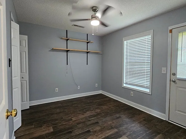 3563 Beacon Dr — Photo 20