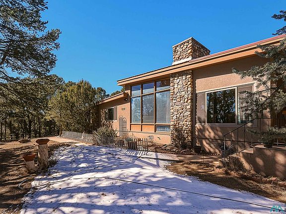 3rd image of 1319 Park Hill St