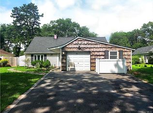 112 S Bedford Avenue, Islandia, NY 11749