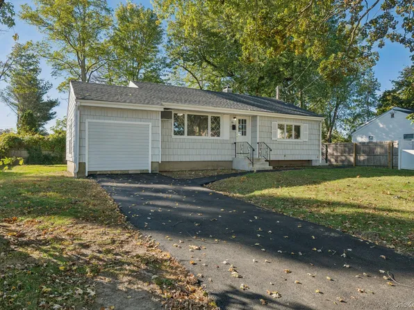 70 Heyward Street, Brentwood, NY 11717