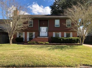 2819 Country Place Dr, Richmond, TX 77406