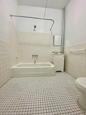 Rented by Green Home NY Realty LLC | media 5