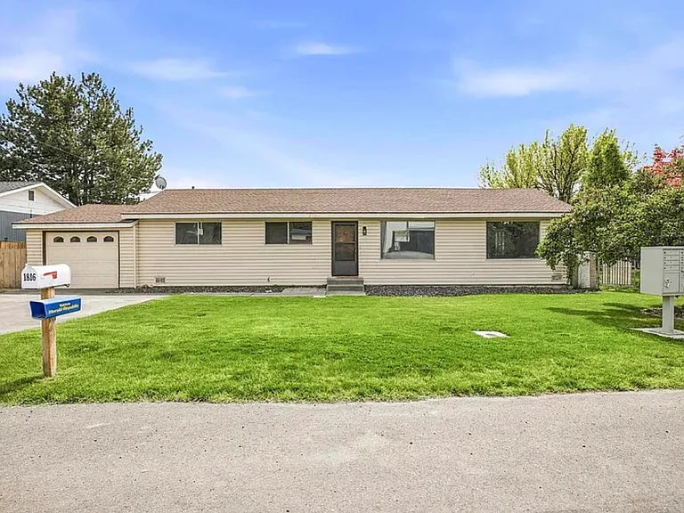 1816 Beacon Rd — Photo 1