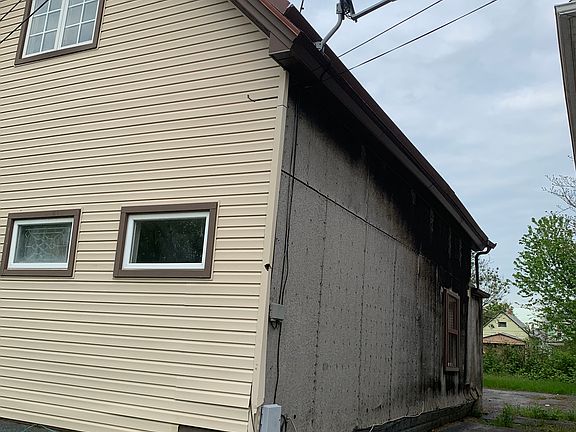 3rd image of 135 Schutrum St