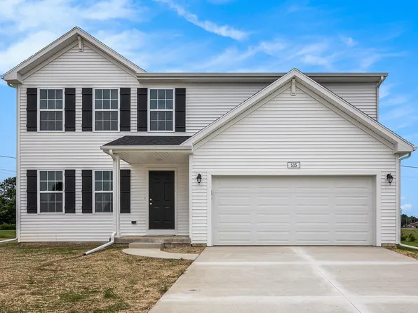 1004 Cedarwood Dr, Greenville, MI 48838