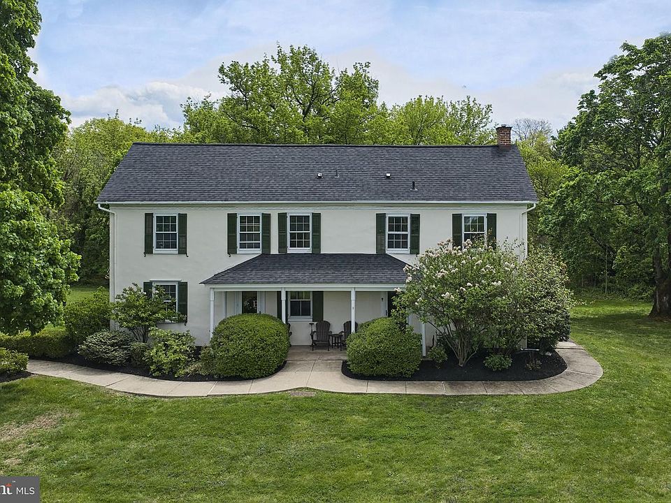 1st image of 718 Telegraph Rd