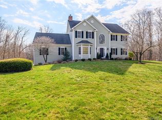 3 Daniels Hill Rd, Newtown, CT 06470