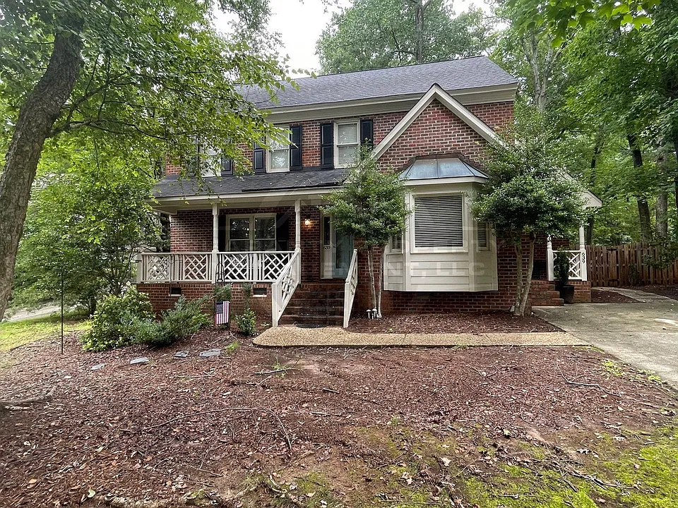 639 Greenwood Cir