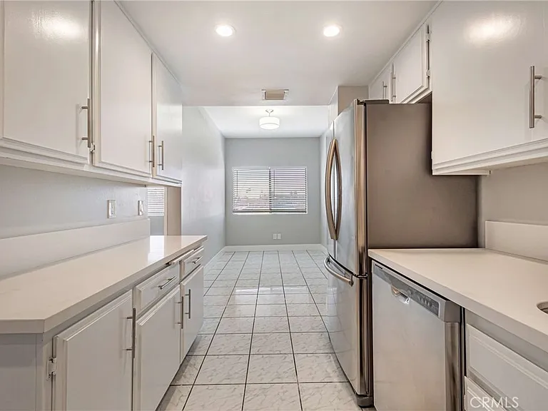 6323 Reseda Blvd #2 — Photo 7